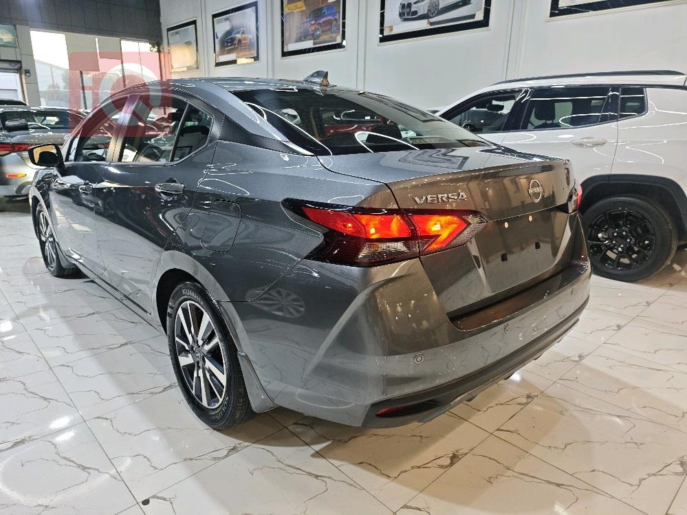 نیسان ڤێرسا